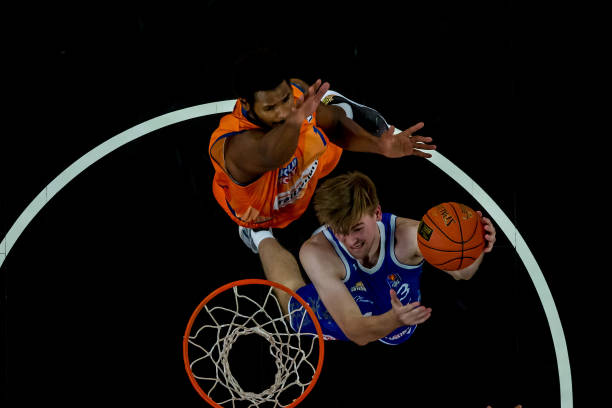 尤其是在近 尤其是在近