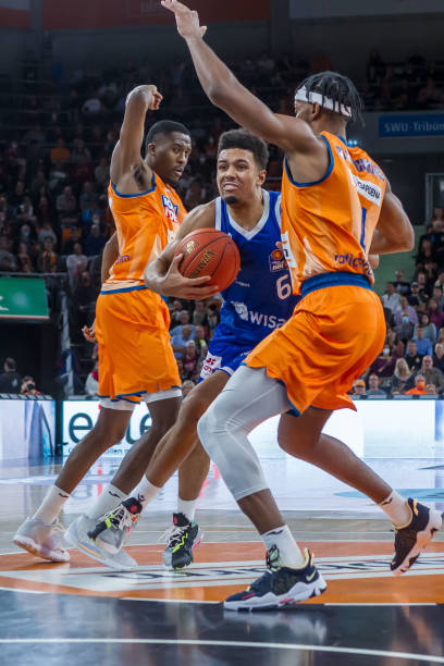 发挥了举足 发挥了举足